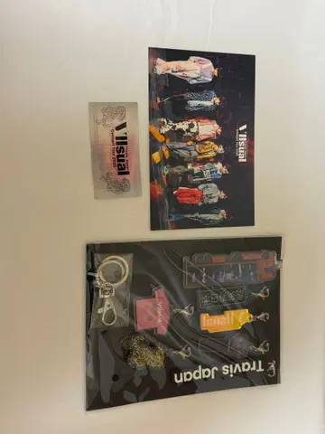 Travis Japan 키링 세트와 엽서