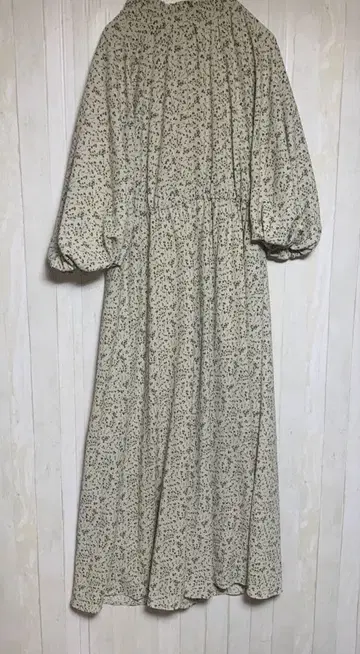 미라 오웬 퍼프 슬리브 하이넥 패턴 쉬폰 원피스 [ 손세탁 가능 ]