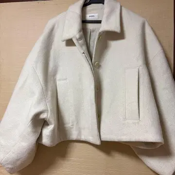 SNIDEL 화이트 숏 자켓