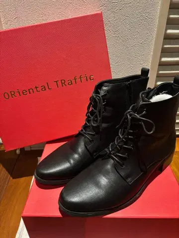 ORiental TRaffic 블랙 레이스업 부츠