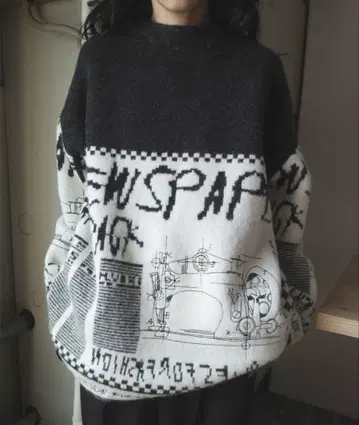 NEWS PAPER JACQUARED KNIT TOP