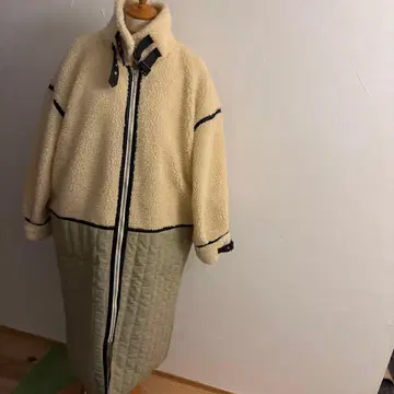 새상품급 RADIATE 롱 코트 38 아이보리/카키 보아 퀼트