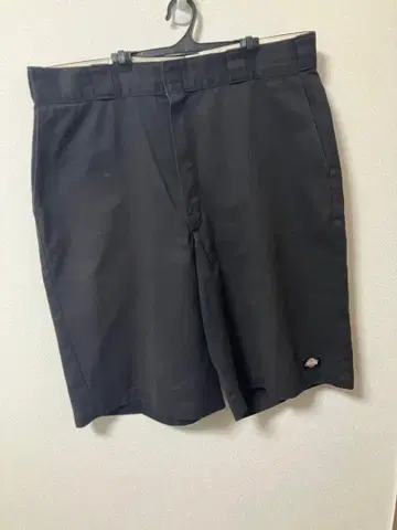 디키즈 USA제 하프 팬츠 블랙 폴 워커 착용