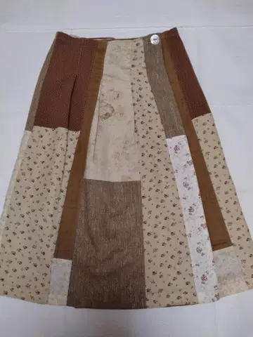 허그아워 패치워크 스커트 새상품급