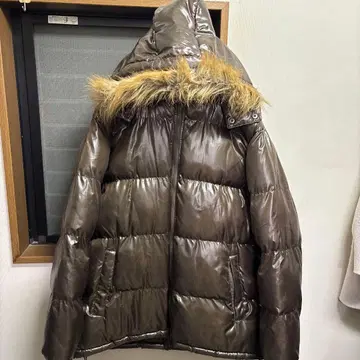 메탈릭 브라운 다운 퍼 포함