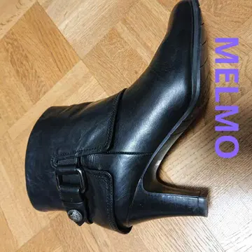 MELMO 블랙 가죽 숏부츠 버클 포함