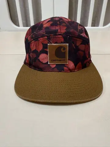 Carhartt 잎 패턴 캡 브라운