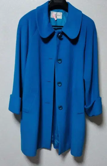 파란색 체스터 코트 롤업 소매