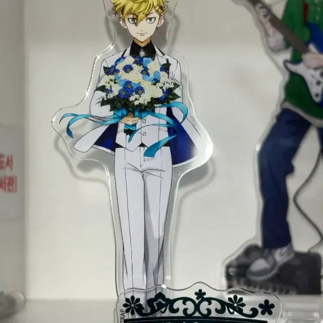 도쿄리벤저스 마츠노 치후유 슈트 아크릴스탠드