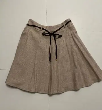 mirche 베이지 플레어 스커트 리본 포함