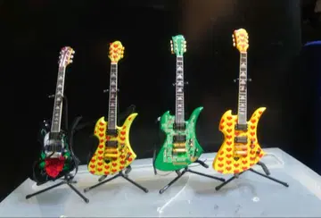 hide 기타 컬렉션 11개, 기타 스탠드 8개