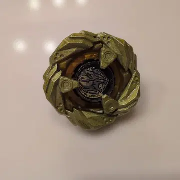 베이블레이드 X 레온 클로 5 메탈 코트 골드