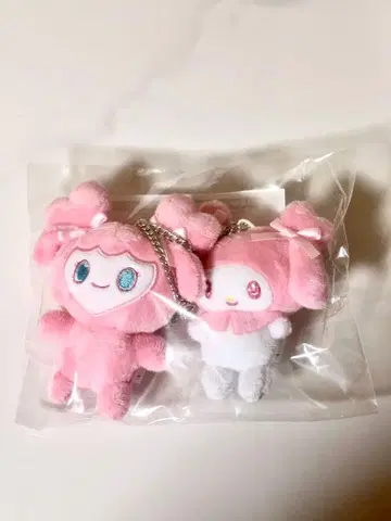 [ 미개봉 새상품 ] TWICE 산리오 모브리 백참 세트