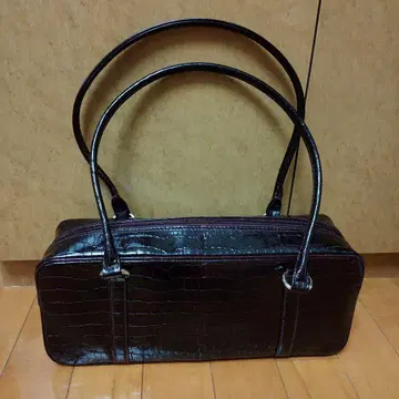 하마노 가죽 공예 레제 크로코 사이드 보스턴 핸드백