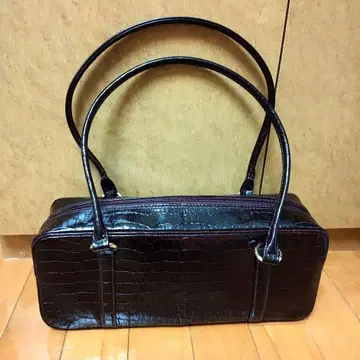 하마노 가죽 공예 레제 크로코 사이드 보스턴 핸드백
