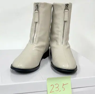 미사용 23.5cm ROKOTA (로코타) 지퍼 디자인 숏부츠