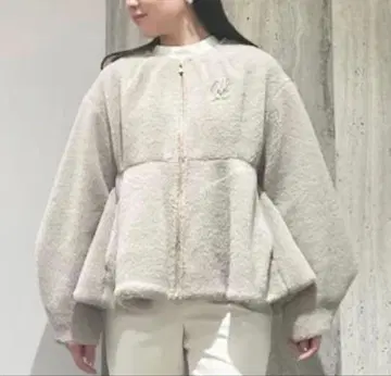 CELFORD 보아 페플럼 자켓