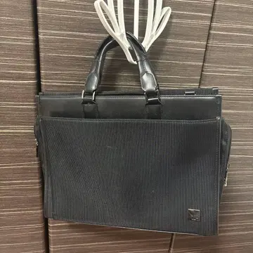 스트라이프 디자인 블랙 비즈니스 백