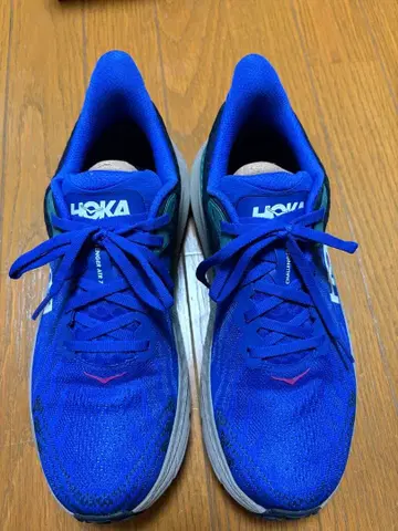 HOKA 챌린저 26.5 와이드