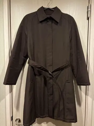 브라운 나일론 안감 퀼팅 코트 벨트 포함