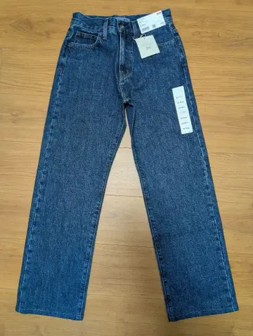 새상품 유니클로 스트레이트 청바지