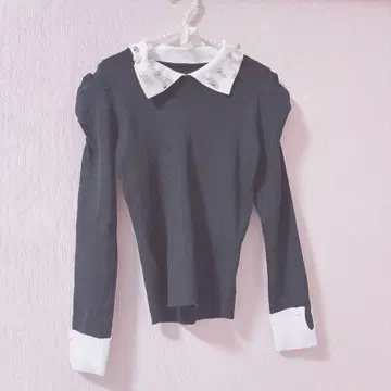 clear 펄 비쥬 니트 카라 부착 상의