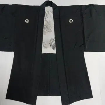 블랙 문장 기모노, 겉옷