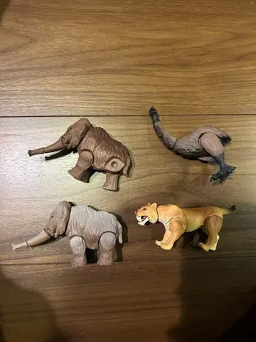 아니아 동물 피규어 4개 세트