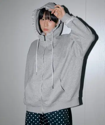 UNE MANSION 레이스 프릴 오버사이즈 집업 후드 파카