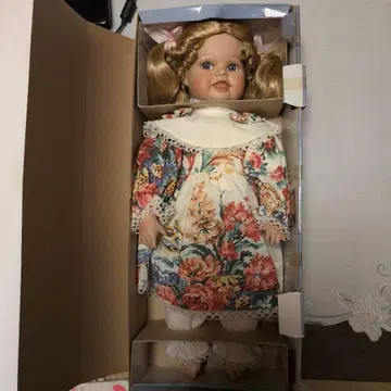 Ann-Cathrin 데코 인형 꽃무늬 드레스