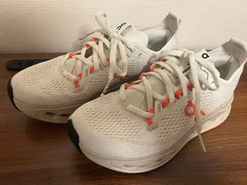 On cloud surfer Max 23cm