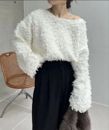 카프리슈 레마쥬 프린지 보트넥 풀오버 화이트