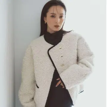 [택 포함 미사용 새상품] ECOPEL 파이핑 보아 자켓