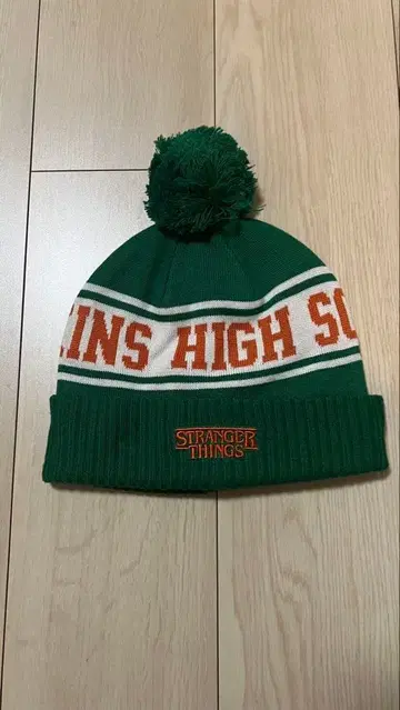 GU 스트레인저 싱스 니트 모자