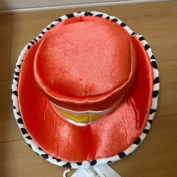 오렌지 컬러 캐릭터 모자 2900엔