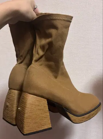 옐로우 부츠 브라운