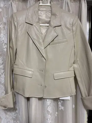 베이지 가죽 더블 브레스트 자켓