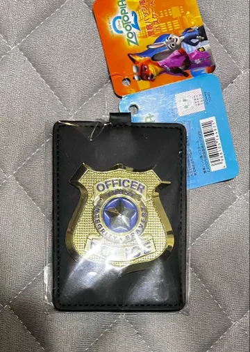 주토피아2 극장 판매 상품 경찰 배지풍 패스 케이스