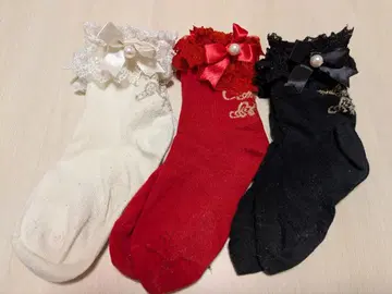 중고 프린세스 로고 펄 크루 삭스 3족 세트 아이보리 레드 블랙