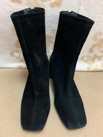 스타카토 블랙 스웨이드 부츠 하이힐