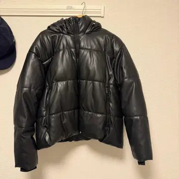 ZARA 블랙 후드 부착 가죽 다운 자켓