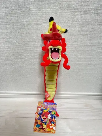 포켓몬 빨간 갸라도스와 피카츄 포켓몬 센터 히로시마