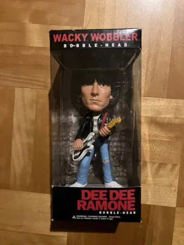 DEE DEE RAMONE 보블헤드 피규어