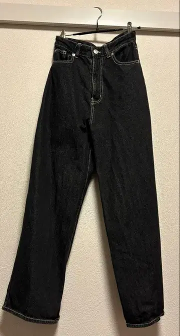 블랙 스트레이트 데님 하이웨스트