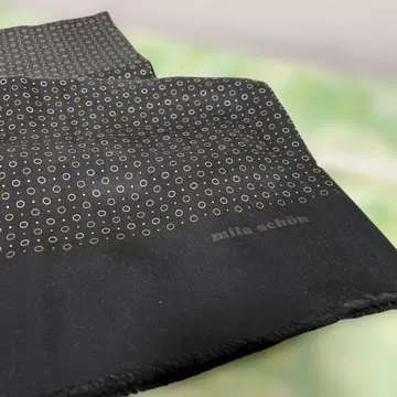 새상품 밀라 쇤 실크 머플러