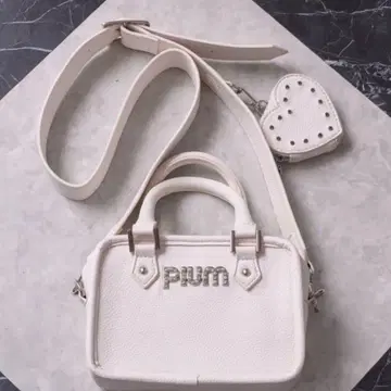 pium 하트 파우치 포함 미니 보스턴 백 화이트