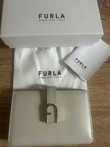 FURLA 아이보리 접이식 지갑