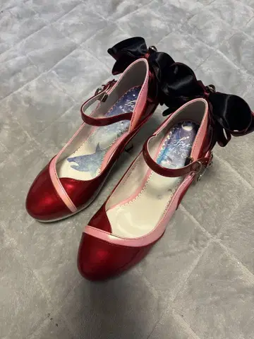 Free! 마이라 클래식 마츠오카 린 펌프스