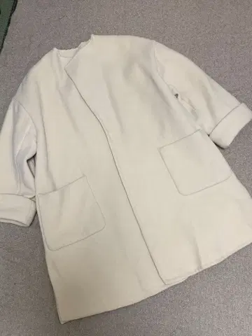 Mila Owen 울 블렌드 라펠 칼라 박스 소매 코트