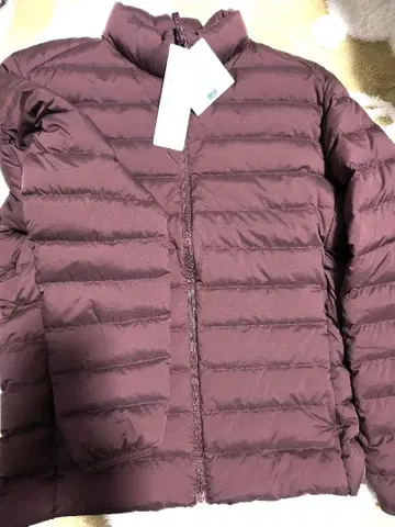 [ 새상품 ] UNIQLO 울트라 라이트 다운 자켓 와인 S 사이즈